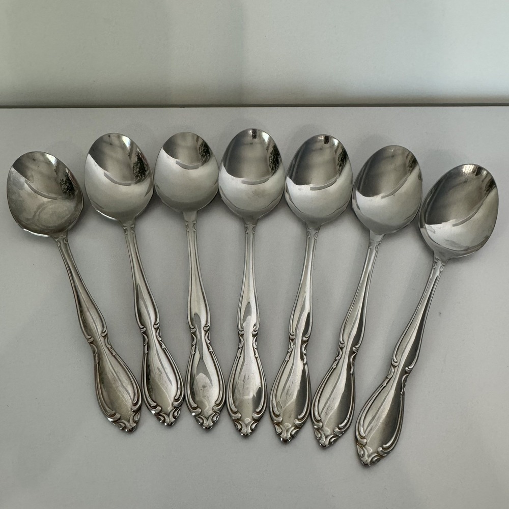 Oneida LTD Deluxe "Strathmore" Stainless Flatware Oval Soup Spoon Lot of 7